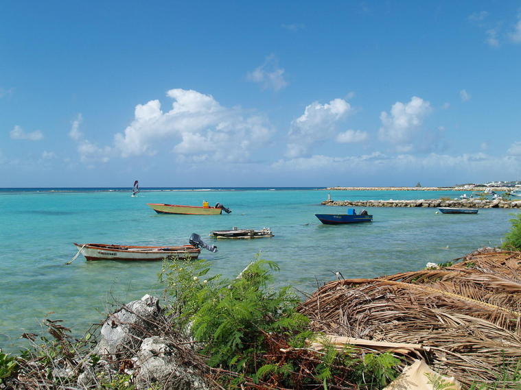 Bateaux sur l'eau Guadeloupe
