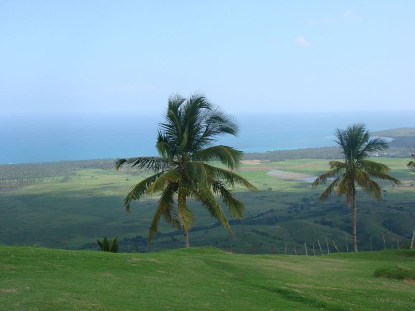 Paysage de la République Dominicaine depuis colline
