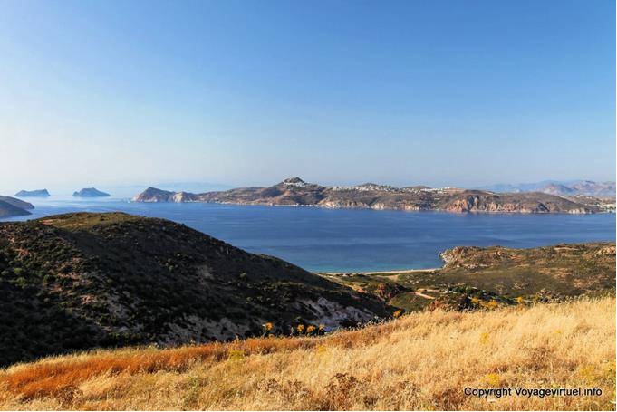 Paysage depuis les hauteurs de l'île, Milos - Grèce