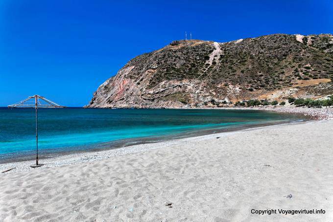 Plage de sable blanc, Agia Kiriaki, Milos - Grèce