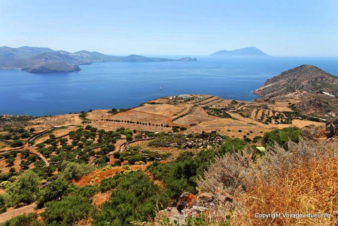 Milos, Plaka, panorama sur l'entrée de la baie - Grèce