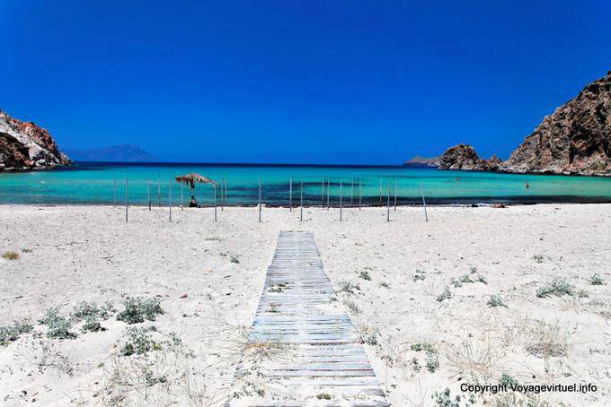 Milos, la plage de Plathenia - Grèce