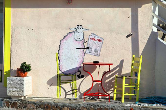 Milos, Pollonia, décoration murale d'un café du port - Grèce