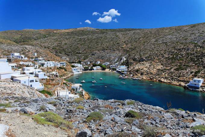 Sifnos, Faros, vue panoramique sur la calanque - Grèce