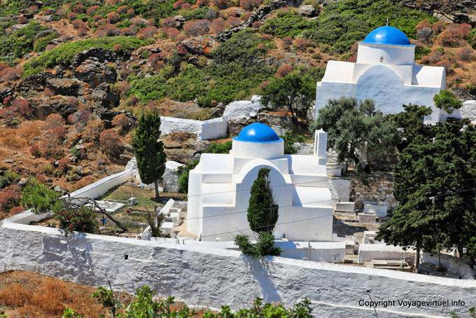 Sifnos, Kastro, Chryssostomos, église et cimetière - Grèce