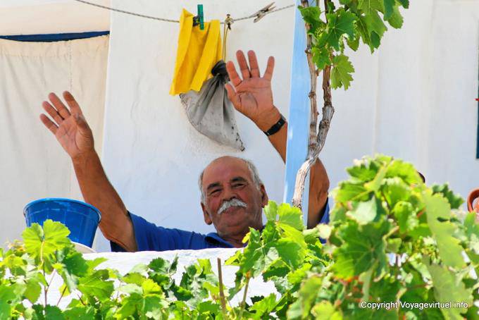 Sifnos, Kastro, salutations rrecques - Grèce