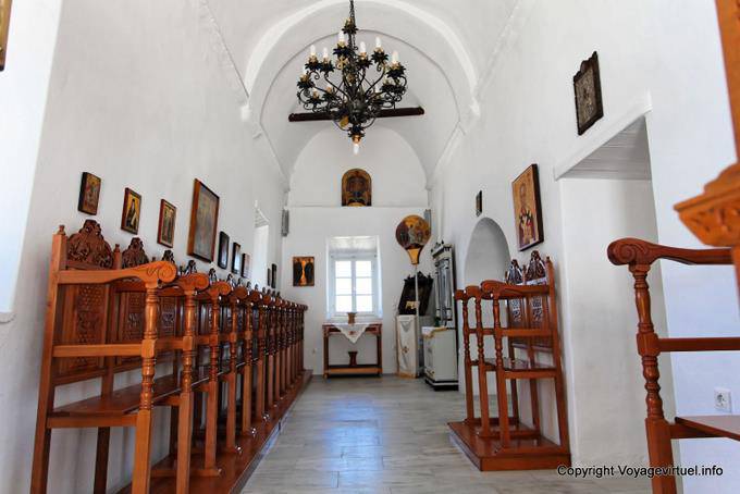 Sifnos, intérieur de l'église Panagia Chryssopigi - Grèce