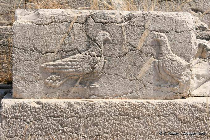 Colombes sculptées d'Iréo - Grèce