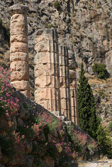 Colonnes du temple de l'oracle d'Apollon, Delphes - Grèce