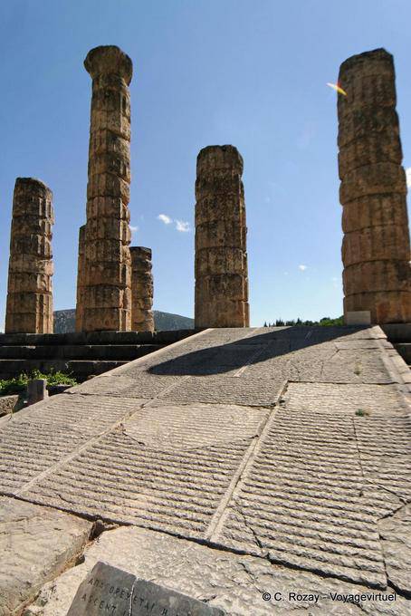 Première montée pour les handicapés, Delphes - Grèce