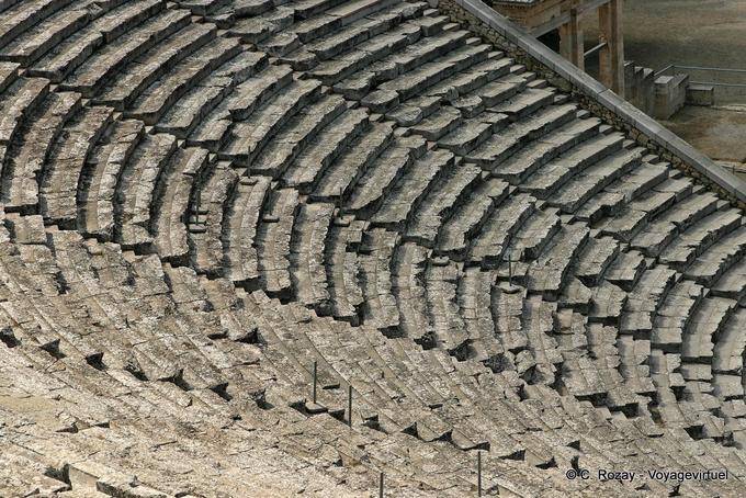 Gradins et kerkidès, Épidaure - Grèce