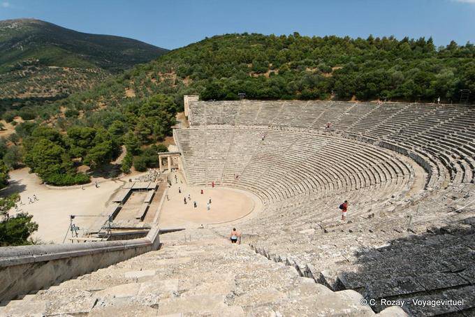 Le Théâtre du Sanctuaire d'Asclépios, vue depuis le côté droit, Épidaure - Grèce
