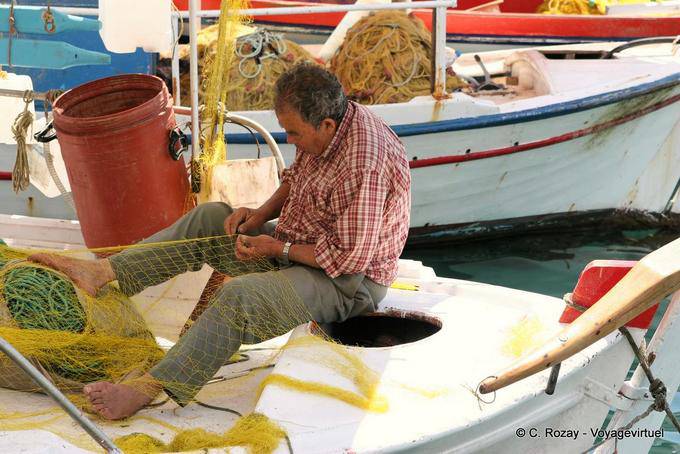 Ravaudage des filets, Ancient Epidavros - Grèce