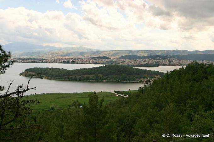 Petite île de Kyra Frosyni, Ioannina - Grèce