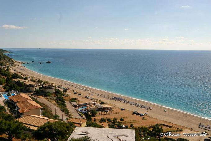 Longue plage de Kathisma, Lefkada - Grèce