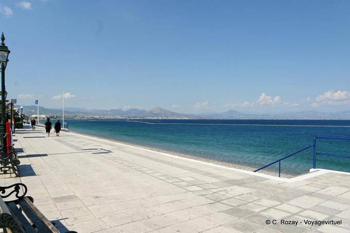 Promenade à Loutraki plage - Grèce