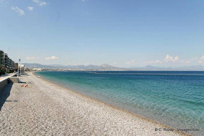 Sable blanc sur la plage de Loutraki - Grèce