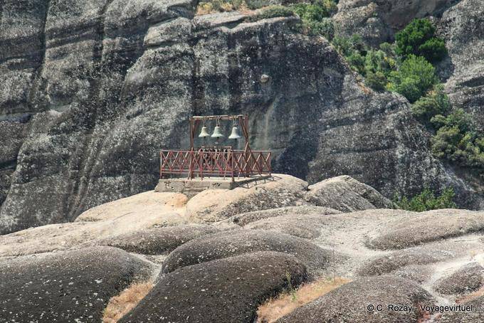 Cloches et clochettes, monastère Aghia Triada, Les Météores - Grèce