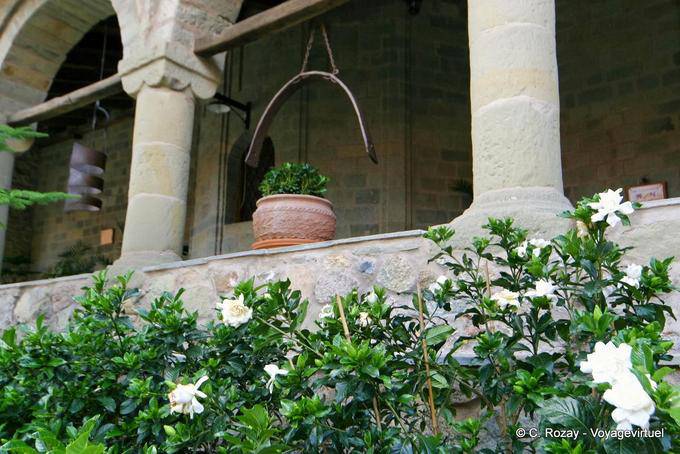 Suspension sous arcades, Monastère Agios Stefanos, Les Météores - Grèce