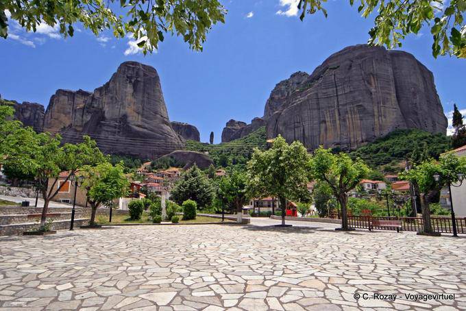 Grande place de Kastraki - Grèce