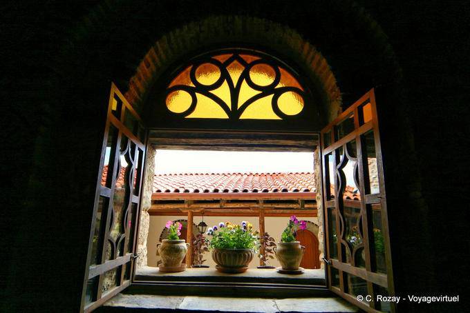 Fenêtre ouverte du monastère de la Transfiguration, Les Météores - Grèce