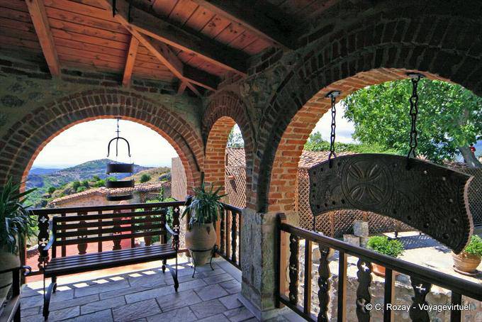 Patio du monastère du Grand Météore, Les Météores - Grèce