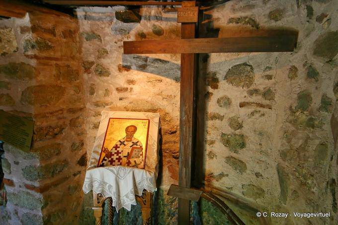 Croix et icône, monastère Agios Nikolaos Anapafsas, Les Météores - Grèce