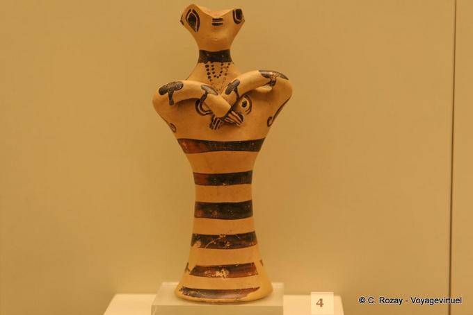 Figurine en terre cuite, musée de Mycènes - Grèce