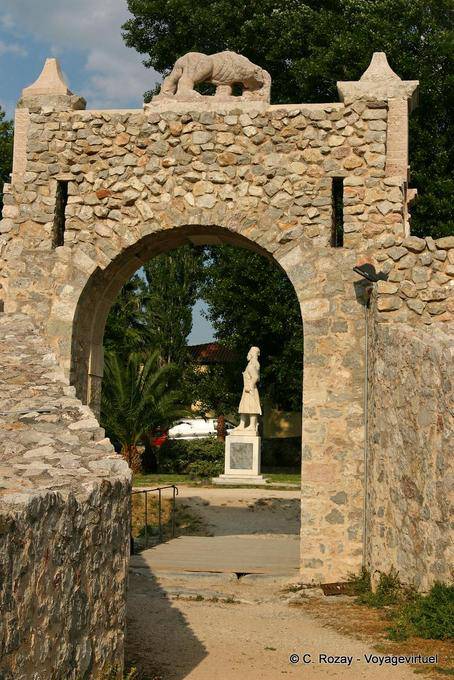 Porte continentale avec un lion sculpté, Nauplie - Grèce