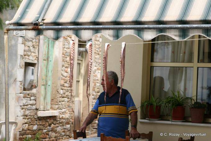 Poulpes au séchoir, Milina, Pélion - Grèce