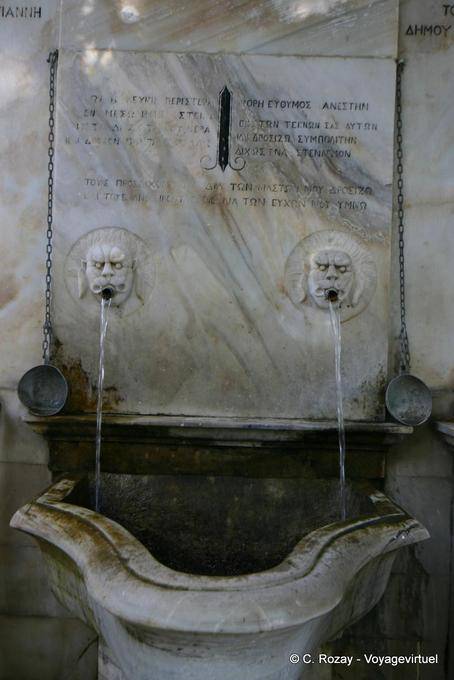 Fontaine double, Pinakates, Pélion - Grèce