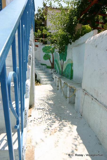 Passage peint, île de Poros - Grèce