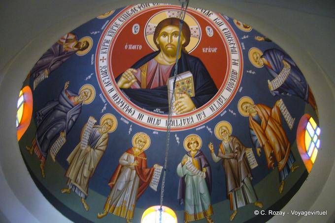 Coupole peinte de la chapelle extérieure du monastère Pigi Zoodochou, île de Poros - Grèce