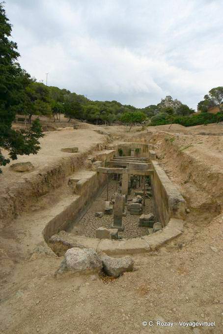 Citerne de 6 x 21 mètres à l'est du portique, archéologie de l'Héraion, Vouliagmeni - Grèce