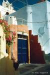 Promenade à Oia, Santorin, Grèce.