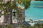 Clocher sur mer Aghios Nikitas Lefkadas Leucade, Grèce.