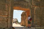 Le colossal linteau de la Porte des Lionnes, Mycènes, Grèce.
