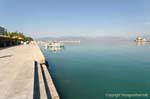 Promenade sur les quais, Nauplie, Grèce.