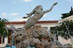 Fontaine de la sirène, île de Poros, Grèce.