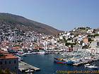 Vue sur le port d'Hydra depuis le fort, Grèce.