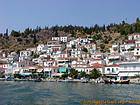 Le port de Poros, île Saronique, Grèce.
