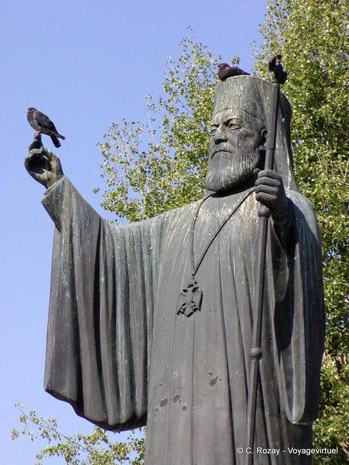 Statue aux pigeons au Pirée - Grèce