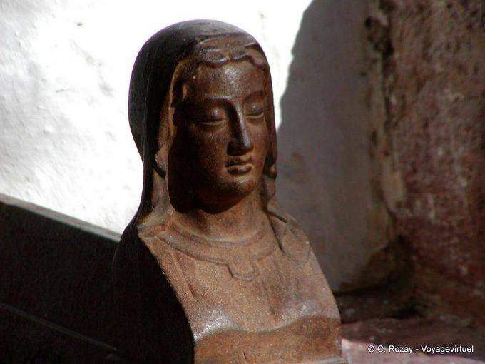 Les yeux fermés, sculpture, Hydra - Grèce