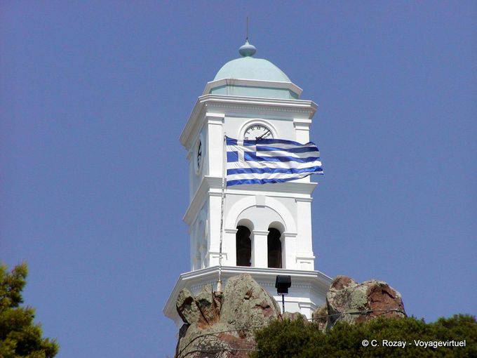 Drapeau grec et clocher, Poros - Grèce