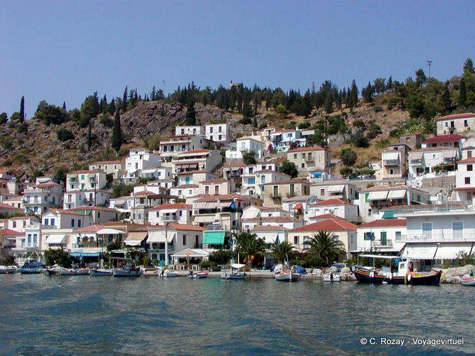 Le port de Poros, île Saronique - Grèce