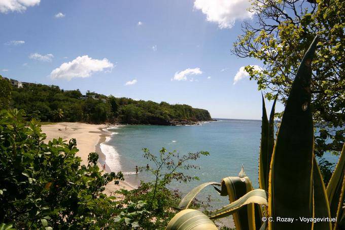 Vue depuis les hauteurs, plage Leroux, Ferry en Basse Terre - Guadeloupe