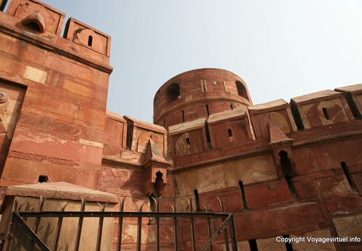 Agra Fort Rouge amar singh pol creneaux 9