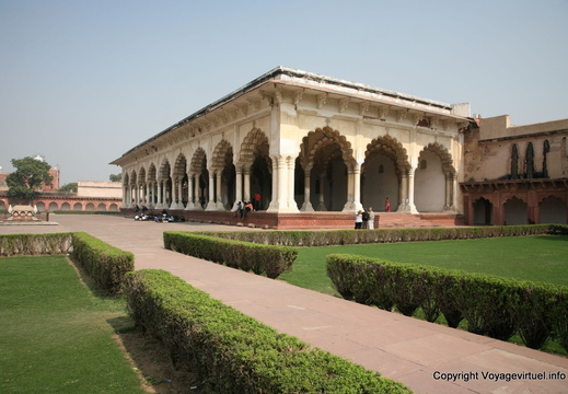Agra Fort Rouge diwan i am 34