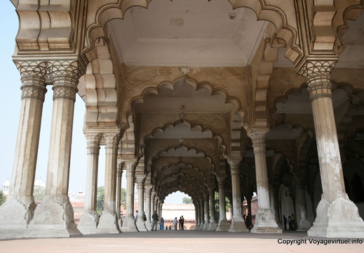Agra Fort Rouge diwan i am 37