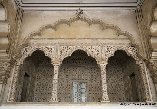 Agra Fort Rouge diwan i am 48